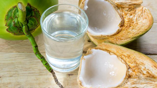 air kelapa untuk ibu hamil Mencegah Infeksi Saluran Kemih