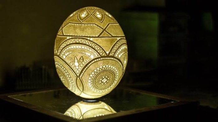Bola lampu dari cangkang telur